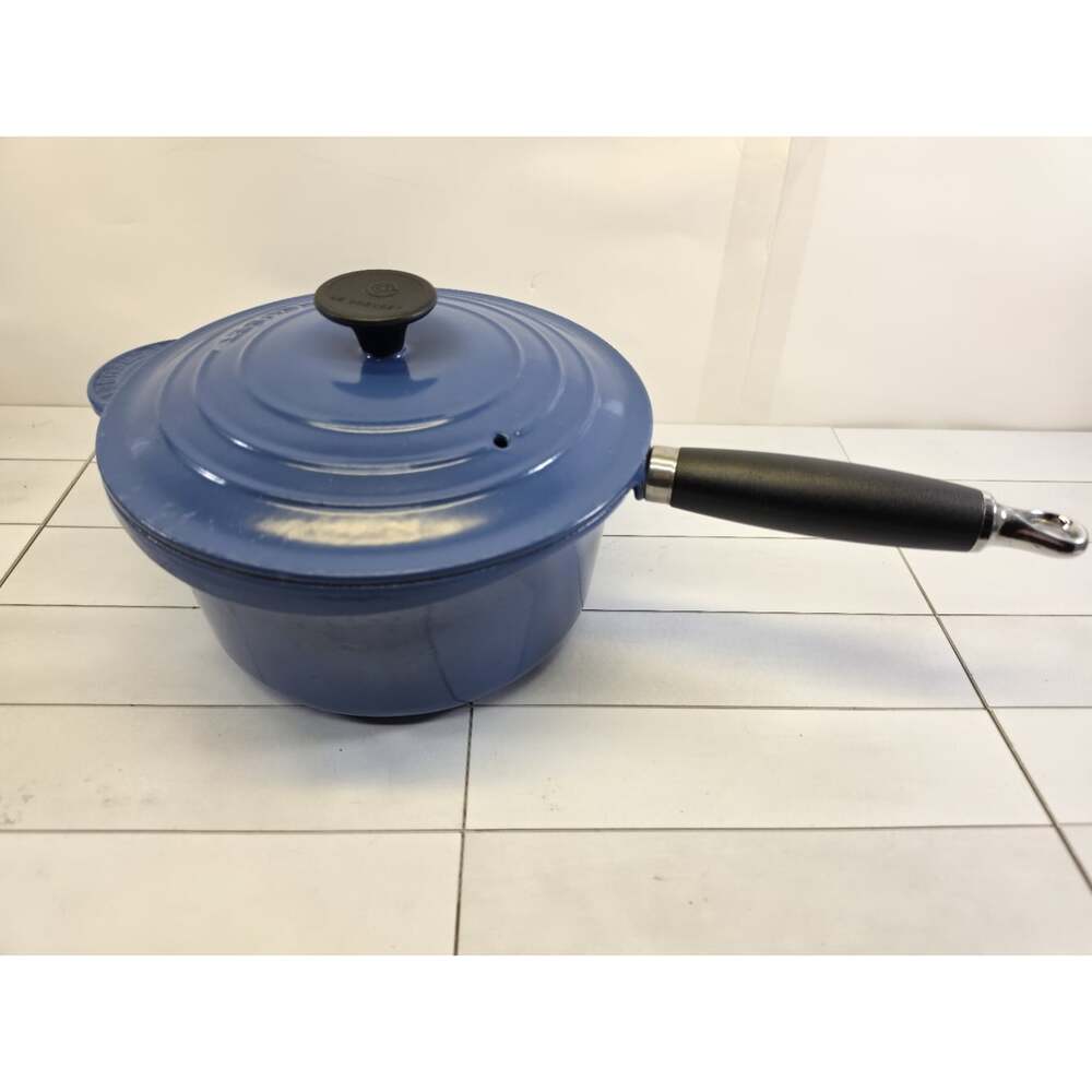 Le Creuset 2 3/4 QT Saucepan #20 Cast Iron Pot Blue W Phenolic Handle *READ!**